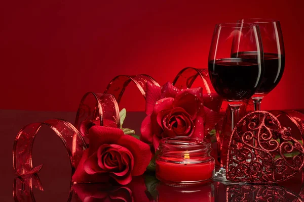 Still Life Roses Red Hearts Two Glasses Wine Red Background — Stock Photo, Image