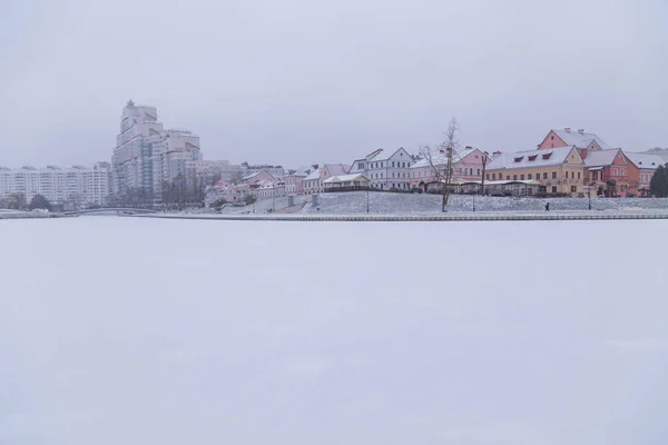 Зимний Пейзаж Снегом Рекой — стоковое фото