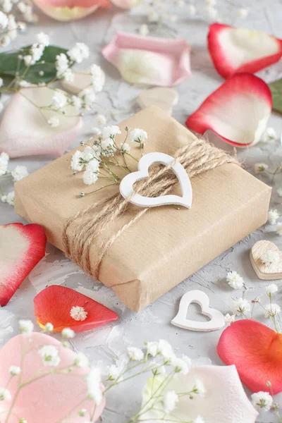 Gift Boxes Flowers Hearts Grey Background — Stock Photo, Image