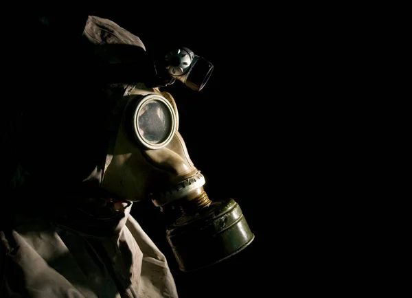 Gasmask Med Svart Bakgrund — Stockfoto