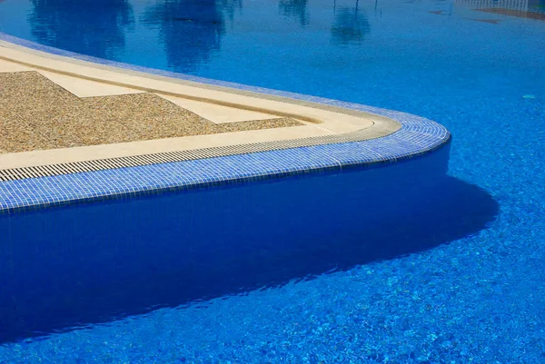 Piscina Com Água Azul — Fotografia de Stock