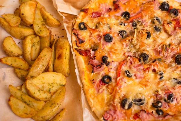 Pizza Com Queijo Molho Tomate — Fotografia de Stock
