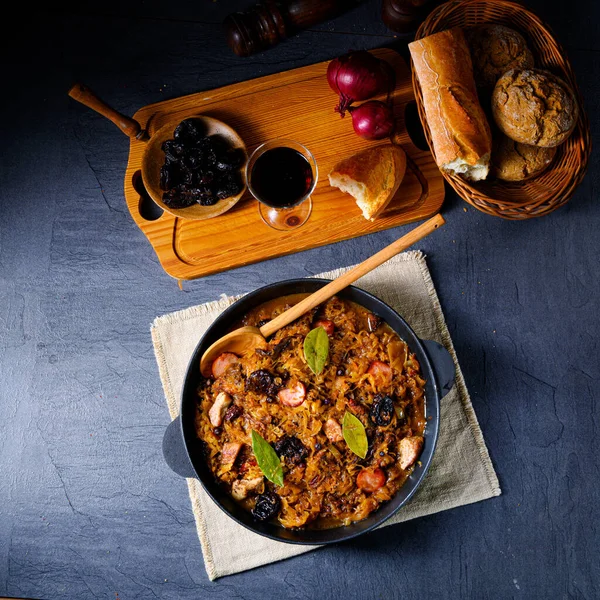 Een Echte Poolse Bigos Naar Een Oud Recept Met Gedroogde — Stockfoto