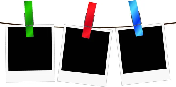 三个空白照片极性框架幻灯片的矢量插图 挂在绳子上 白色背景上带有五颜六色的衣夹 — 图库矢量图片