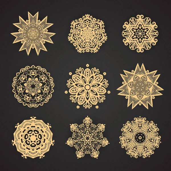 Mandalas. Sammlung stilisierter Sterne und Schneeflocken. o — Stockvektor