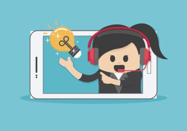 Yeni fikir ampulü Akıllı Telefon ekranından başarılı bir iş kadını