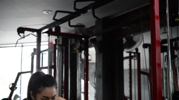 Asiático Deportivo Mujer Entrenamiento Gimnasio Entrenamiento Video — Vídeo de stock