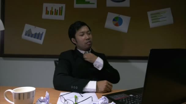 Asiático Hombre Negocios Trabajando Oficina — Vídeo de stock