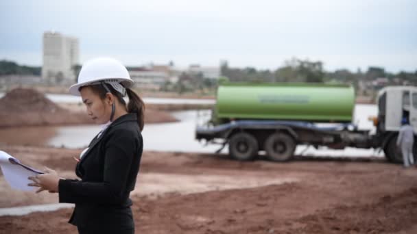 Ingeniera Mujer Que Trabaja Obra — Vídeos de Stock