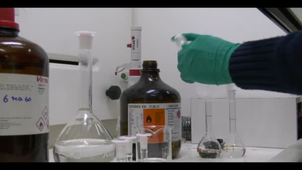 Primer Plano Los Científicos Que Trabajan Laboratorio — Vídeos de Stock