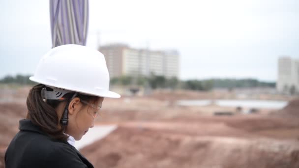 Engenheira Mulher Trabalhando Local Projeto Construção — Vídeo de Stock