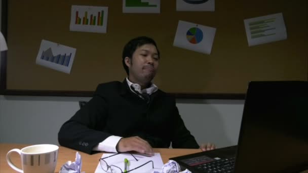 Asiatique Homme Affaires Travaillant Dans Bureau — Video