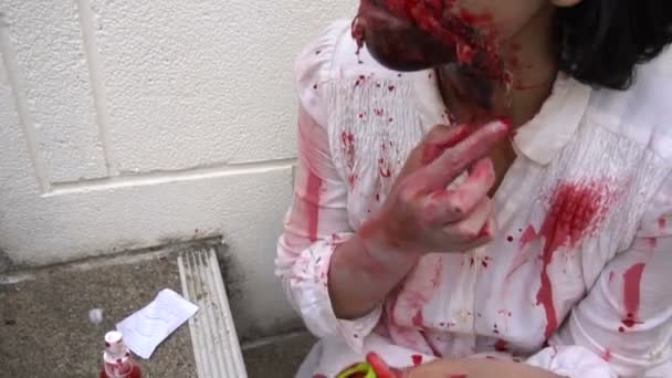 Ritratto Donna Asiatica Compongono Volto Del Fantasma Con Sangue Scena — Video Stock