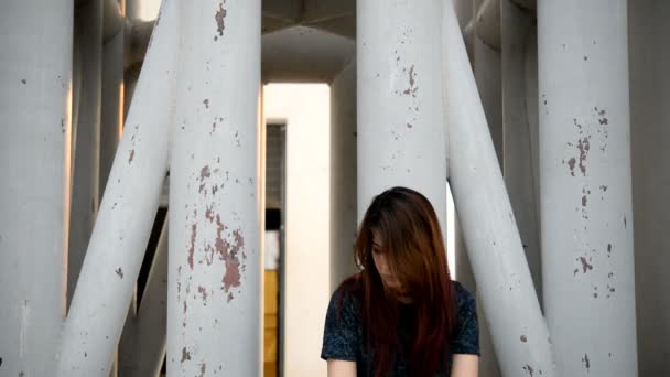 悲しいアジアの女性 うつ病やハートブレイクの概念 — ストック動画