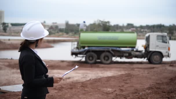 Ingénieur Femme Travaillant Sur Chantier — Video