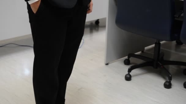 Asiatischer Geschäftsmann Modernem Büro — Stockvideo