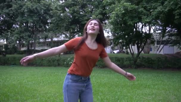 若いアジア人女性の肖像ビデオ — ストック動画
