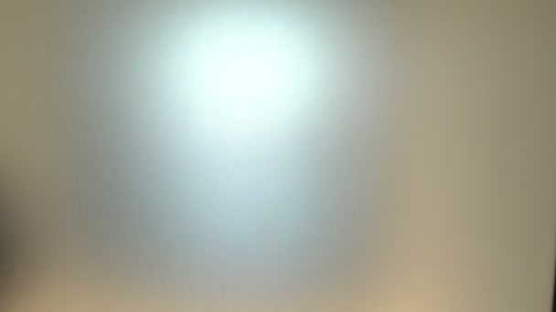 Primo Piano Silhouette Maschile Dietro Vetro Opaco — Video Stock