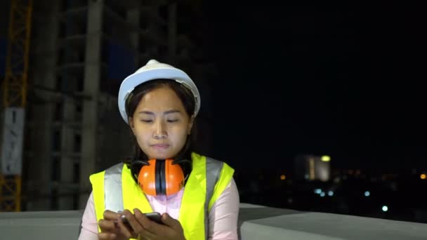 Ingeniera Mujer Trabajando Obra — Vídeo de stock