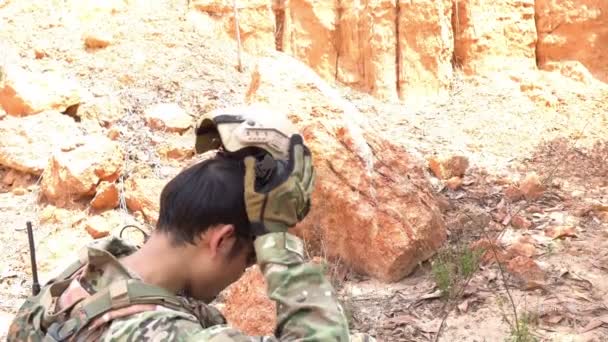 Soldado Fuerzas Especiales Guerra Desierto Durante Operación Militar — Vídeo de stock