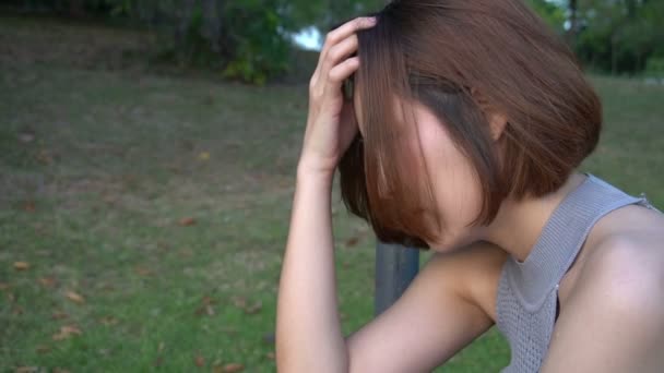 Beautiful Thai Sad Woman Spend Time Park Daytime — Vídeo de stock