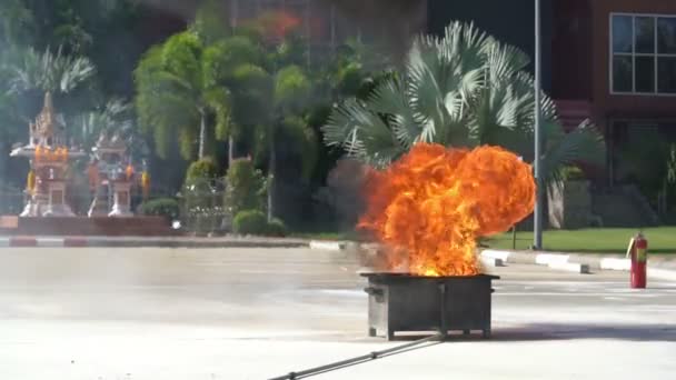 Thajsko Září 2019 Požární Cvičení Hasiče Který Opatrně Nakhonratchasima — Stock video