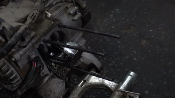 Gros Plan Homme Réparer Moto — Video