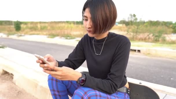 Retrato Hermosa Chica Patinadora Asiática — Vídeos de Stock