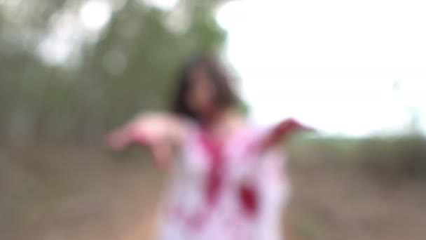 Asijská Žena Zombie Make Krev Bílých Šatech Hororová Scéna Halloween — Stock video