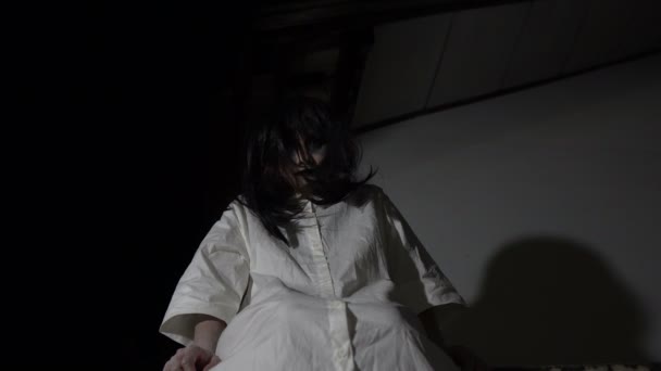 Азиатская Женщина Призраком Макияж Кровь Сцена Ужаса Хэллоуин Концепции — стоковое видео