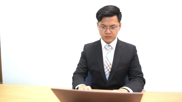 Portrét Mladého Asijského Podnikatele Bílém Pozadí Moderní Podnikatelský Koncept — Stock video