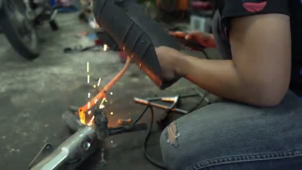 Acier de coupe de soudeur utilisé pour assembler des pièces de camion 