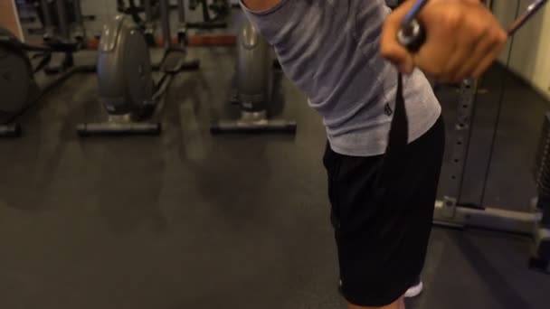 Portrait Muscular Asian Man Training Gym Body Weight Workout — 图库视频影像