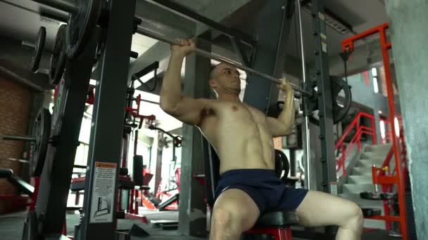 Azjata Człowiek Duży Mięśnie Waga Trening Siłownia — Wideo stockowe