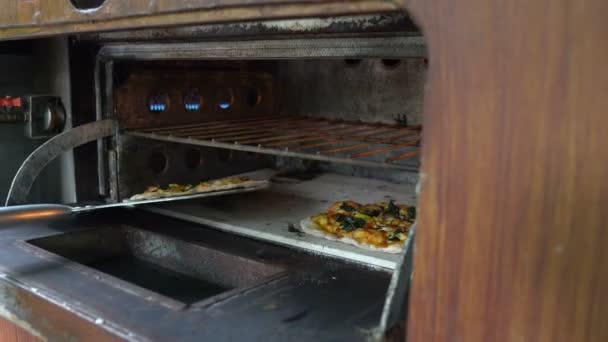 Pizza Matlagning Stor Ugn — Stockvideo