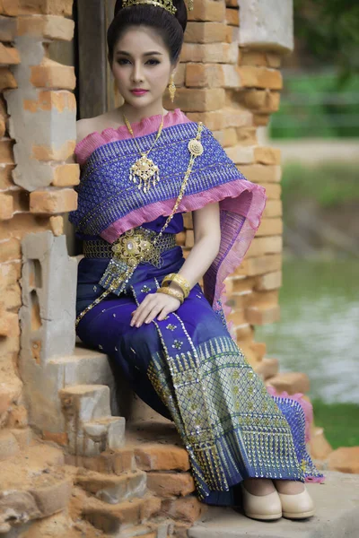 Πορτρέτο Της Όμορφης Ασιάτισσας Γυναίκας Στην Ταϊλάνδη Φόρεμα Παραδοσιακή Προσευχή — Φωτογραφία Αρχείου