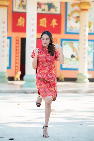 Porträt Einer Schönen Asiatin Cheongsam Kleid Thailändische Menschen Glückliches Chinesisches — Stockfoto