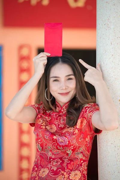 Porträt Einer Schönen Asiatin Cheongsam Kleid Thailändische Menschen Glückliches Chinesisches — Stockfoto