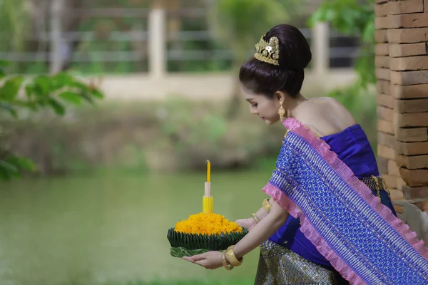 Portrait Beautiful Asian Woman Thai Dress Traditional Praying Hold Kratong — Stok Foto