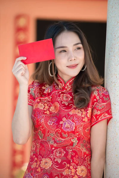 Porträt Einer Schönen Asiatin Cheongsam Kleid Thailändische Menschen Glückliches Chinesisches — Stockfoto