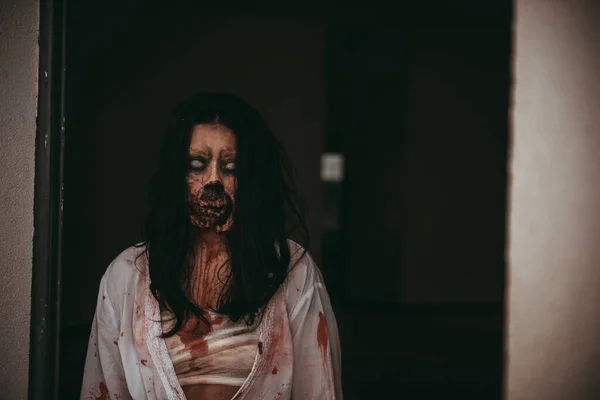 Retrato Mujer Asiática Conforman Cara Fantasma Escena Horror Fondo Miedo —  Fotos de Stock