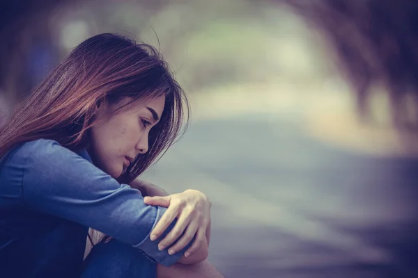 Schöne Thailändische Frau Sehr Traurig Von Unerwiderter Liebe — Stockfoto