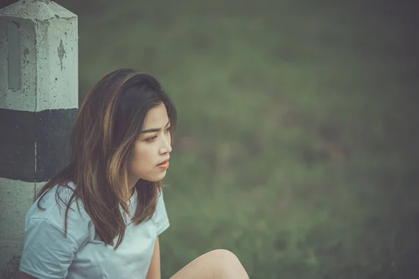 Schöne Thailändische Frau Sehr Traurig Von Unerwiderter Liebe — Stockfoto