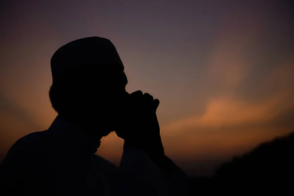 Silhouette Young Asian Muslim Man Praying Sunset Ramadan Festival Concept — Stock Photo, Image