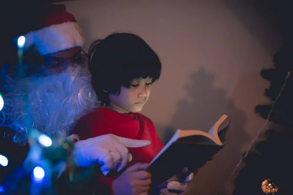Racconto Lettura Babbo Natale Bambini Festival Natale Casa — Foto Stock