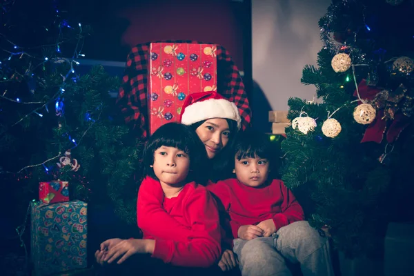 Buona Famiglia Che Gode Festival Natale Insieme Casa — Foto Stock