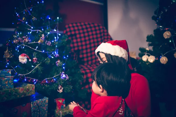 Buona Famiglia Che Gode Festival Natale Insieme Casa — Foto Stock