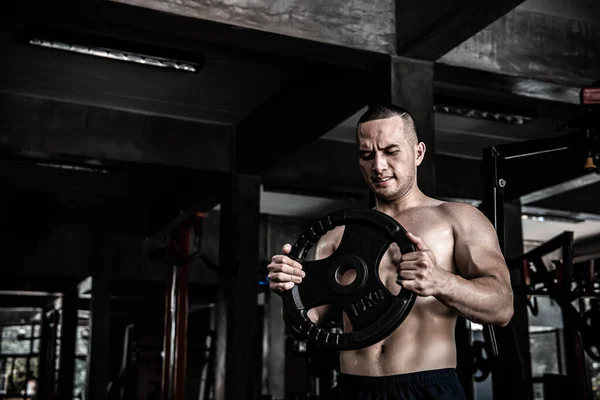 Portret Van Aziatische Man Grote Spier Sportschool Lichaamsgewicht Training — Stockfoto