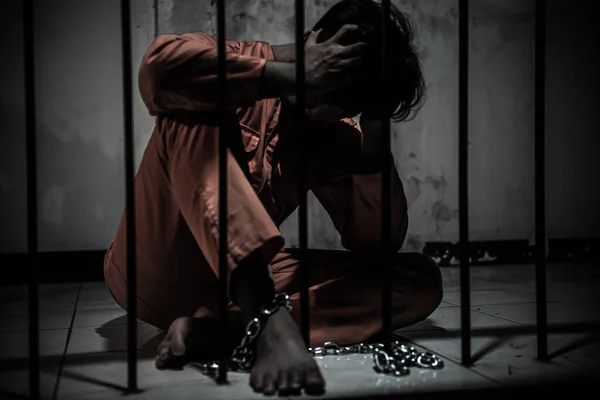 Hombre Asiático Desesperado Prisión Hierro Concepto Prisionero — Foto de Stock