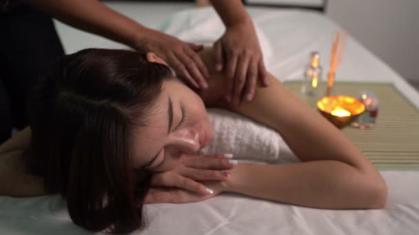 Asiatisk Vacker Kvinna Avkopplande Spa Salong Skönhet Koncept — Stockvideo